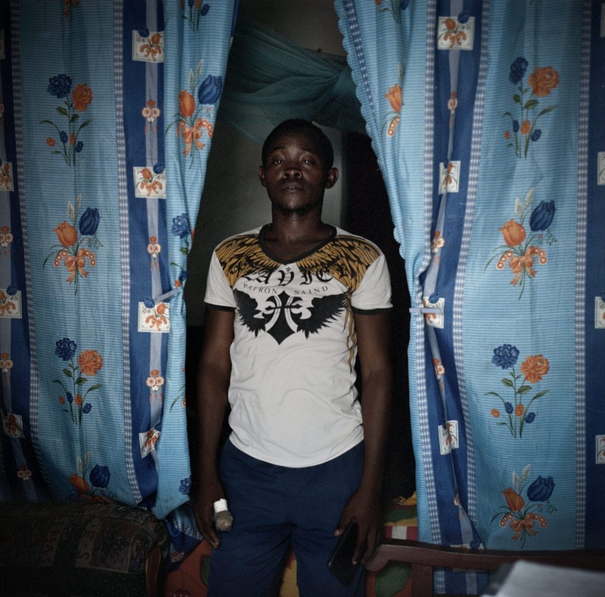 Ulykken er ikke stor – men konsekvenserne er til at tage og føle på. Stanley Kivuva ved ikke, hvornår han kan vende tilbage til arbejde, og i mellemtiden har han ingen indtægt. Foto: Linda Bournane Engelberth