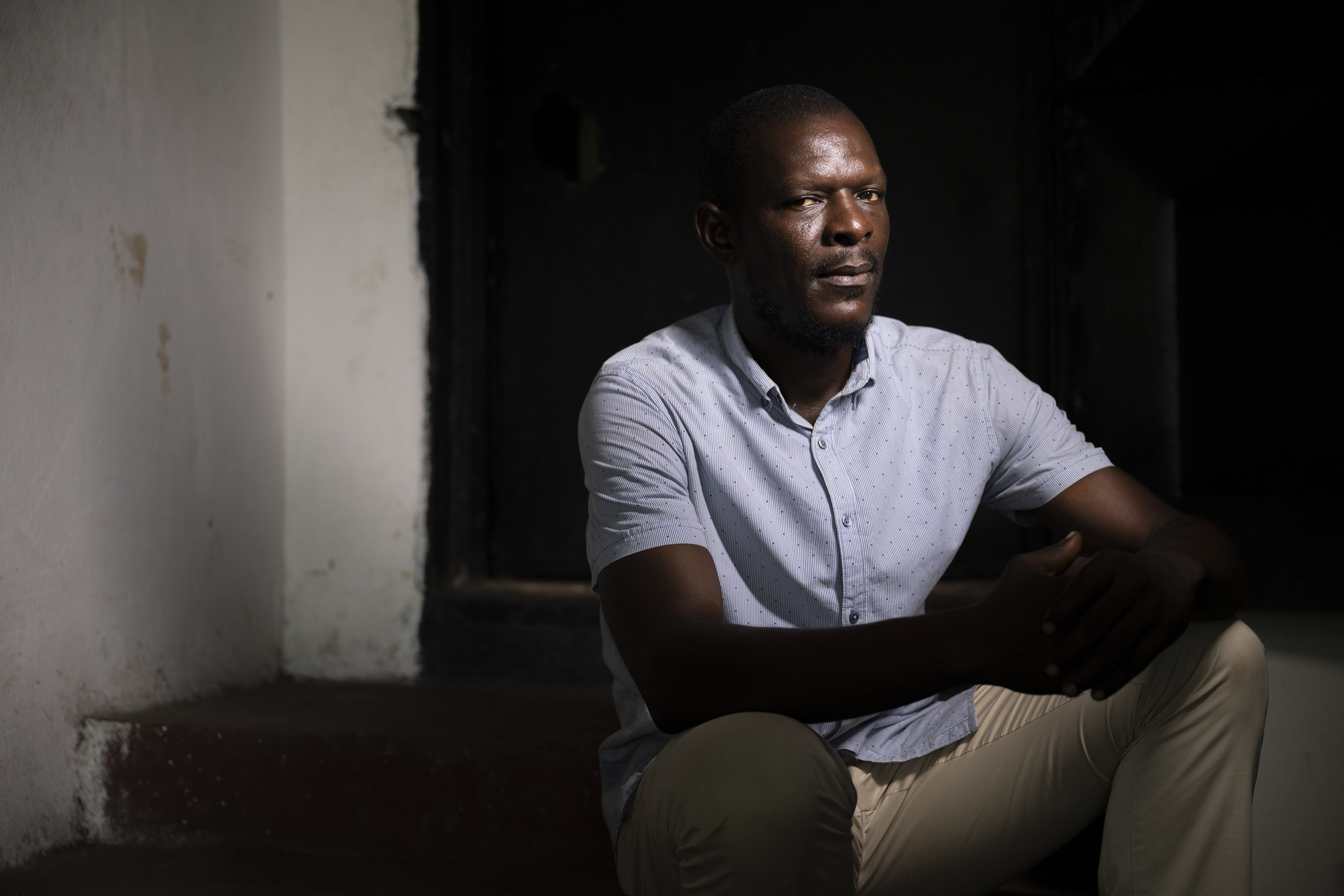 “Da jeg kom hjem, brændte mine øjne om natten. Jeg stod op og vaskede mine øjne med vand, men det fortsætte med at brænde”